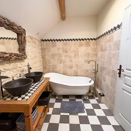 Manoir Xv Et Grange Avec Piscine Chauffee Privee Saint-Ouen-de-la-Cour