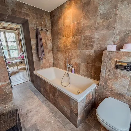 Manoir Xv Et Grange Avec Piscine Chauffee Privee 度假居