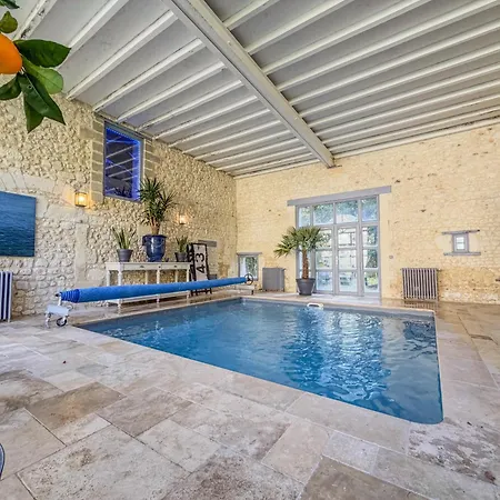 Дом отдыха Manoir Xv Et Grange Avec Piscine Chauffee Privee