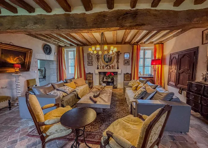 Manoir Xv Et Grange Avec Piscine Chauffée Privée Hébergement de vacances *