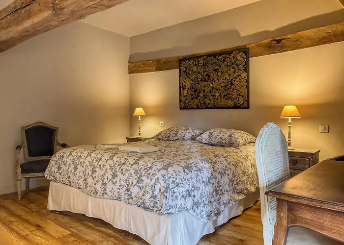 Manoir Xv Et Grange Avec Piscine Chauffée Privée Hébergement de vacances