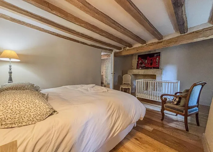 Manoir Xv Et Grange Avec Piscine Chauffée Privée Saint-Ouen-de-la-Cour