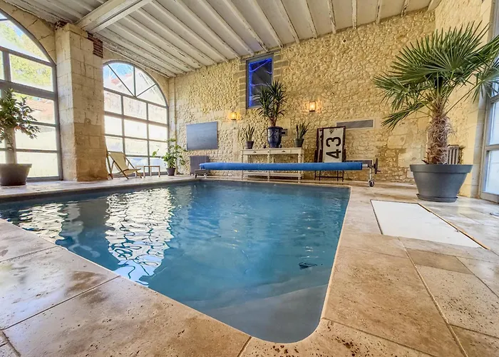 Manoir Xv Et Grange Avec Piscine Chauffée Privée Hébergement de vacances *